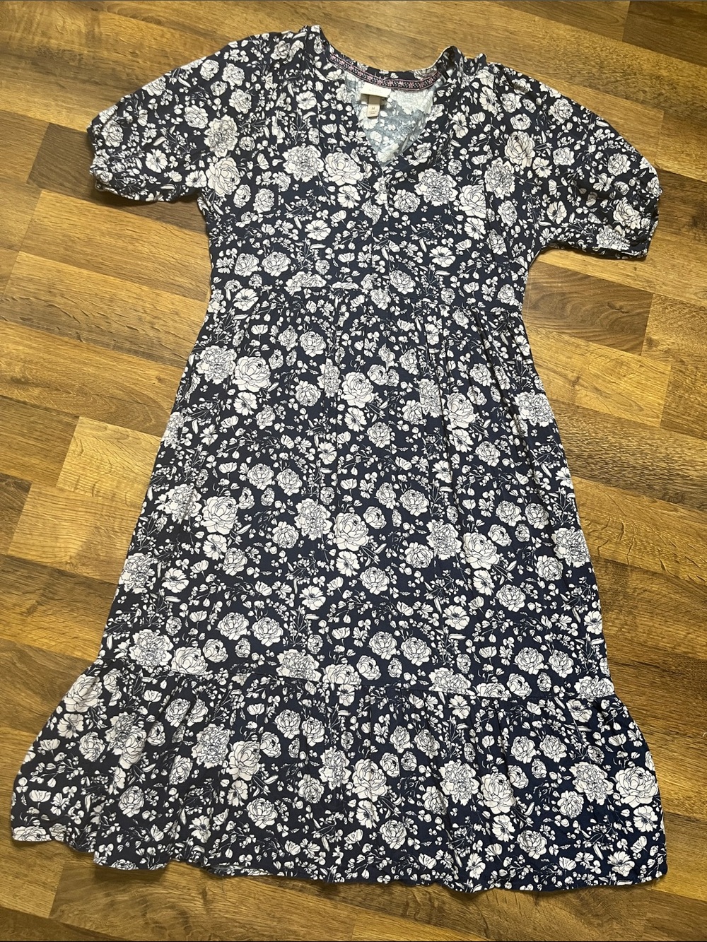 Knox Rose Navy Midi Dress with Cream Floral Print Size Medium